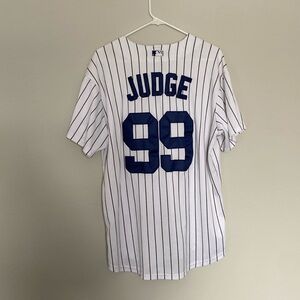 Aaron Judge Yankees jersey